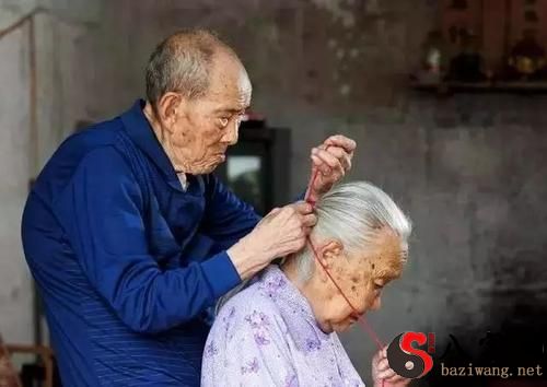 梦见别人给我梳头